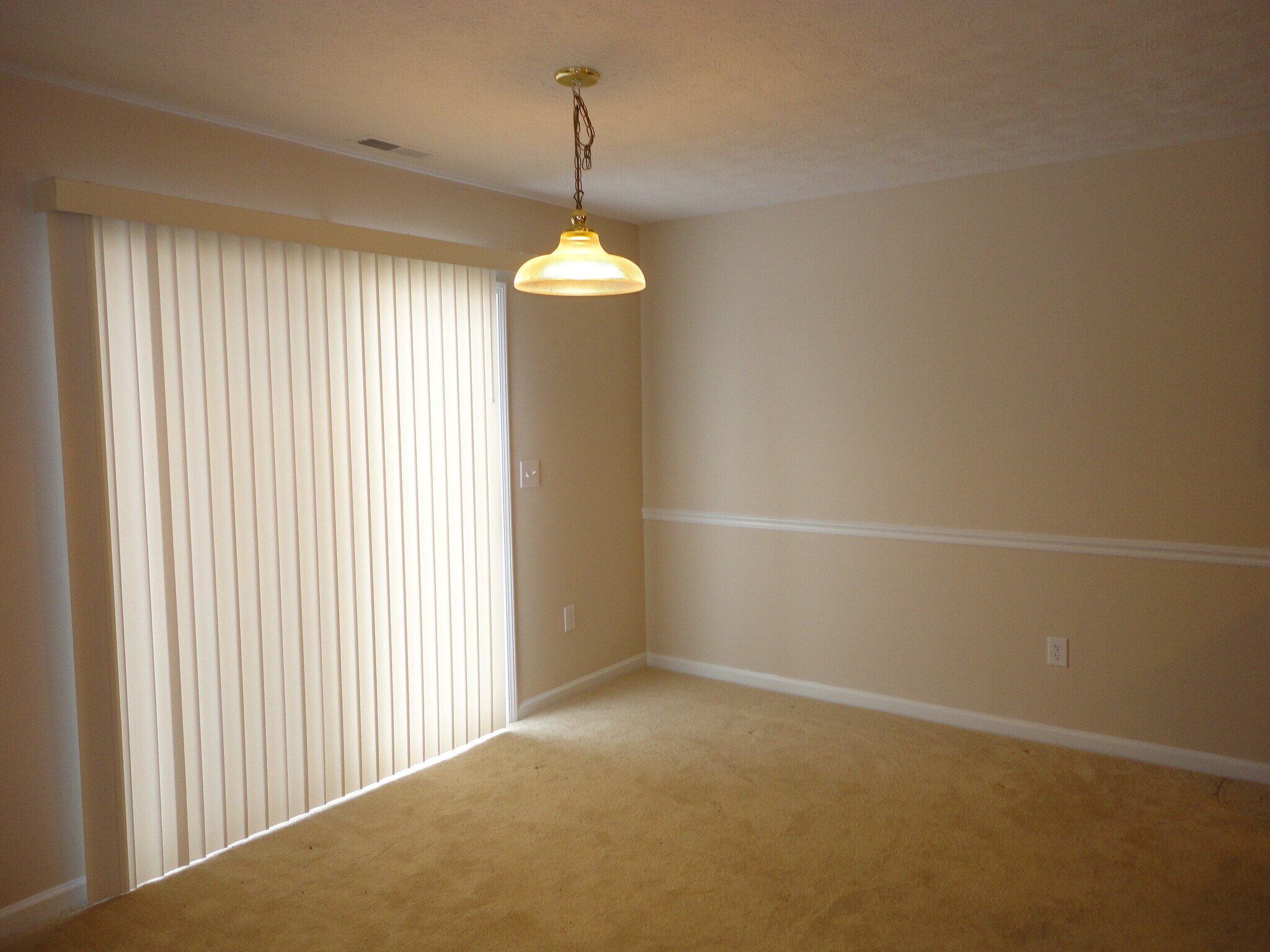 Building Photo - 2820 Dawnlake Dr