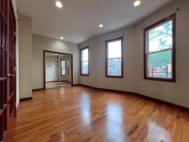 Building Photo - 243 Pearsall Ave