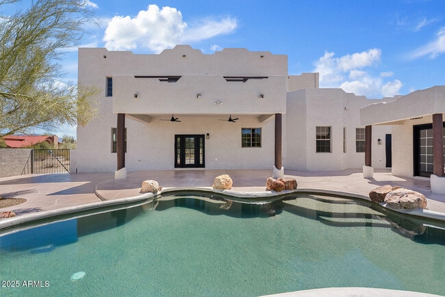 Building Photo - 18344 W Santa Irene Dr