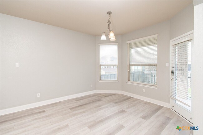 Building Photo - 7001 Cokui Dr