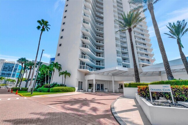 Building Photo - 16425 Collins Ave