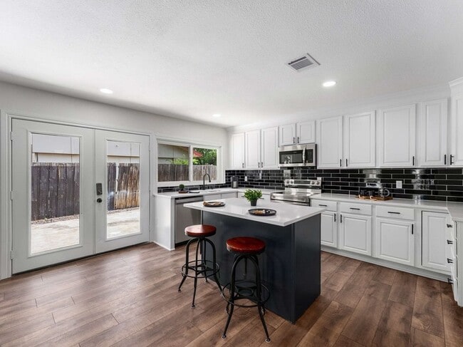 Building Photo - 1824 Arundel Dr