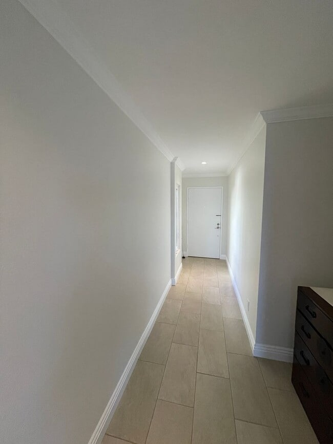 Building Photo - Panoramic Ocean Views and Resort Lifestyle...
