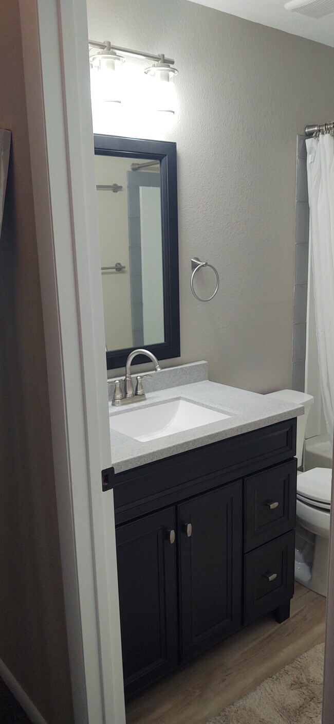 Building Photo - 1516 Taft Ave