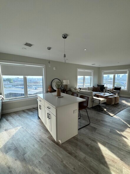 Building Photo - 200 Old Colony Ave