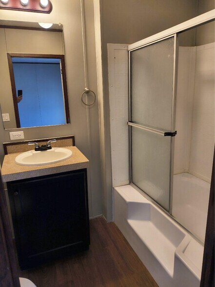 Building Photo - 55 Locust St