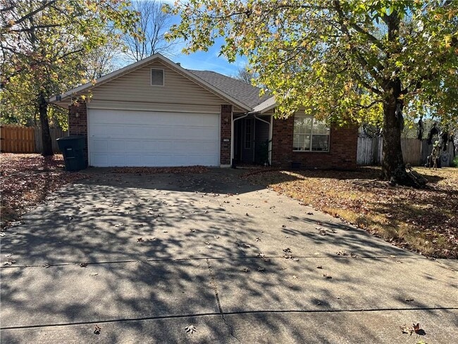 Primary Photo - 1143 S Liberty Dr