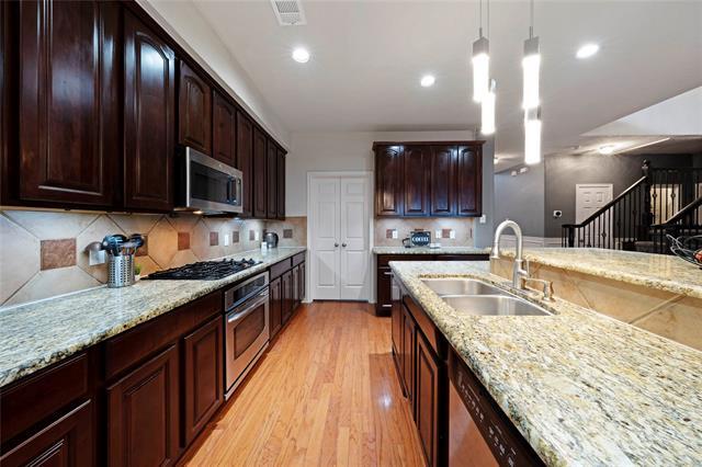 Building Photo - 9204 Sterling Gate Dr