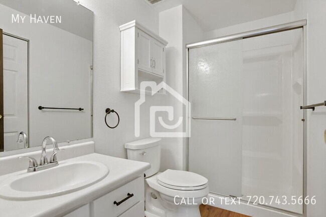 Building Photo - 13454 E Jewell Ave