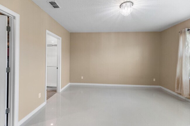 Building Photo - 11044 SW Vasari Way