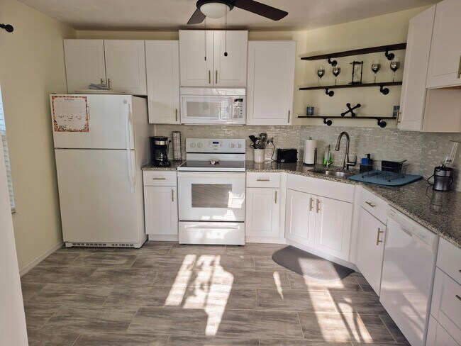 Building Photo - 1975 Westminster Cir