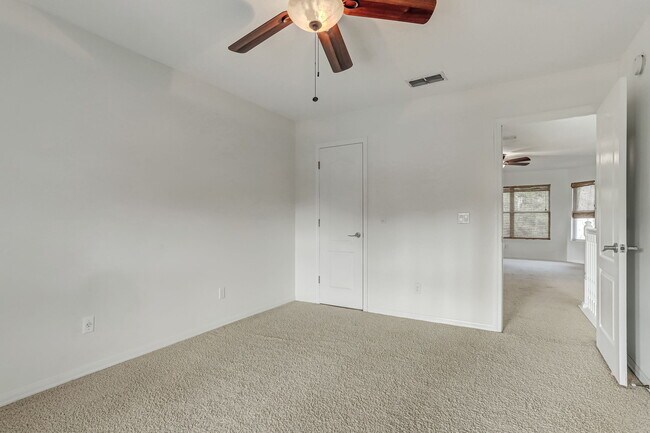 Building Photo - 140 Oceans Edge Dr