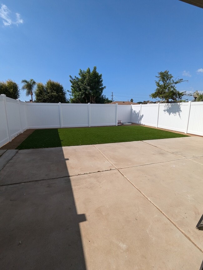 Building Photo - 574 Madison Ave