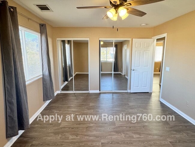 Building Photo - Cozy 3 Bed 2 Bath Home Near Base!