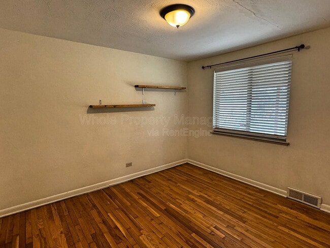 Building Photo - 646 S Canosa Ct