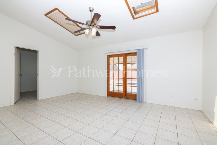 Building Photo - 6914 W Cherry Hills Dr