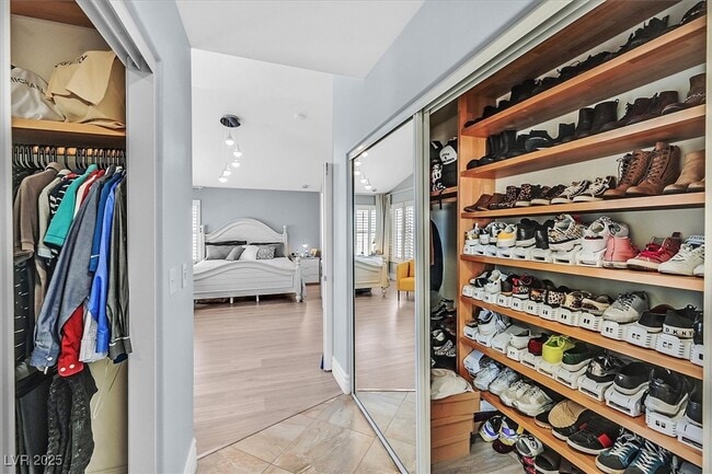 Building Photo - 8380 Campana Dr