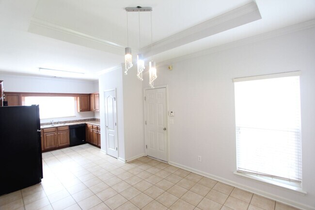 Building Photo - Homewood Area - Oxmoor Glen - Minutes to Downtown & UAB