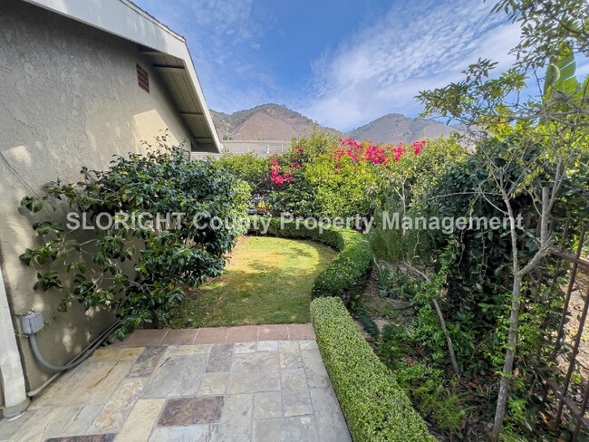 Building Photo - AVAILABLE NOW - Beautiful 2 Bed, 2 Bath Pi...