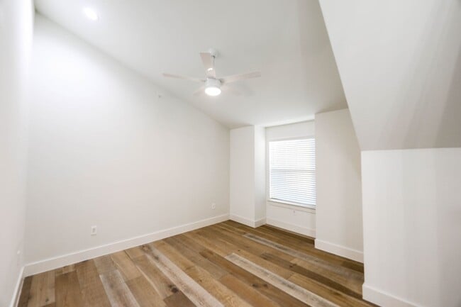 Building Photo - 8 Bedrooms 8 Baths Pre-leasing Now for 202...