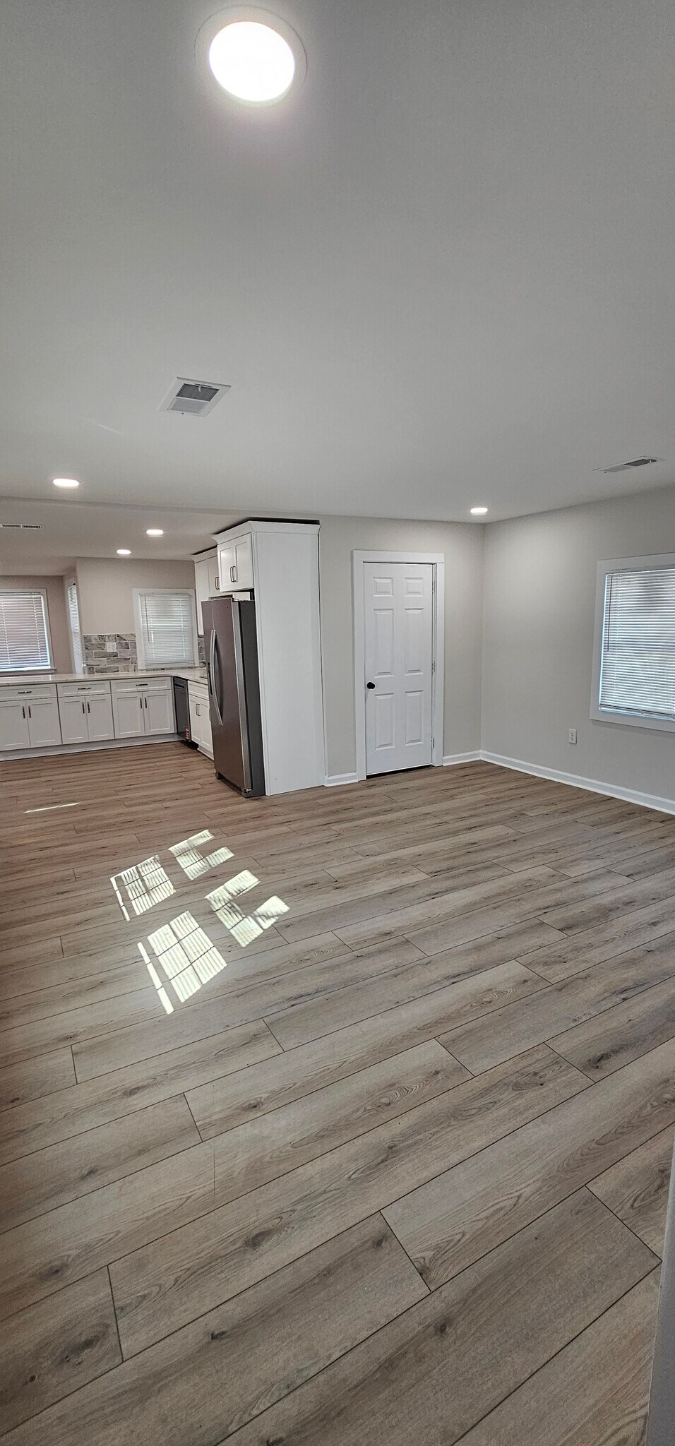 Building Photo - 3820 Montgomery Ave