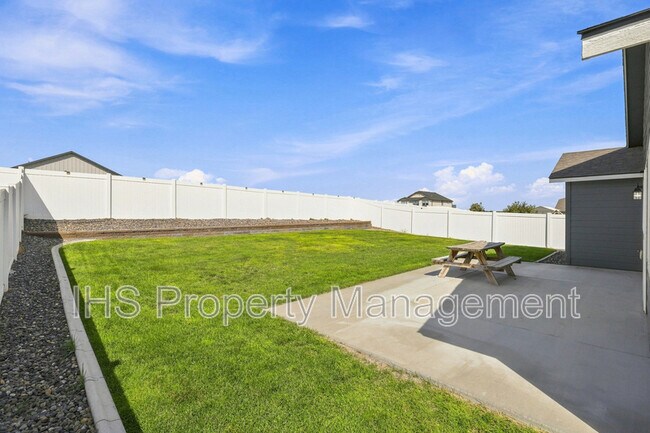 Building Photo - 6030 Tarsus Ln