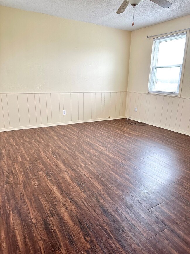 Building Photo - Claremore Farmhouse