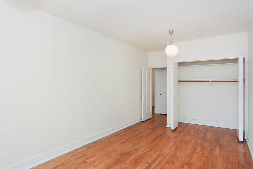 Building Photo - 846 W Cornelia Ave