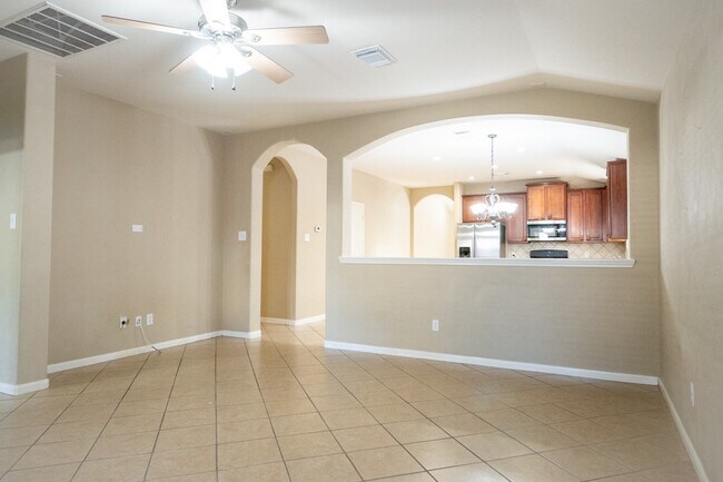 Building Photo - 6342 Applewood Forest Dr