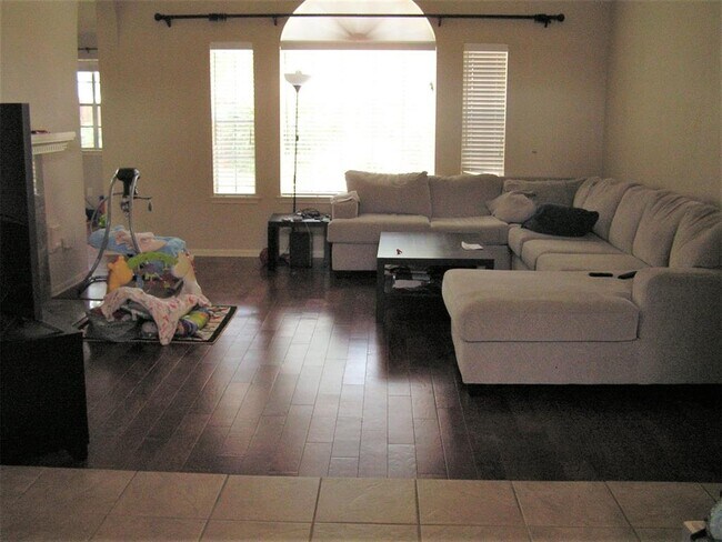 Building Photo - 1111 Valley Acres Rd