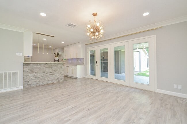 Building Photo - 9606 Highmeadow Dr