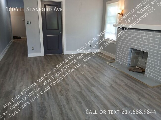 Building Photo - 1606 E Stanford Ave