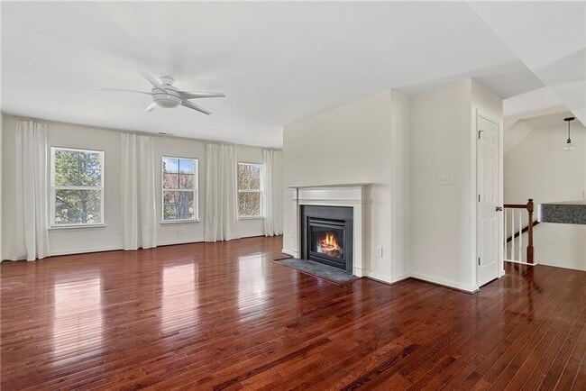 Building Photo - 570 Abbey Village Cir