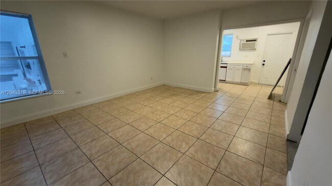Building Photo - 808 84th St