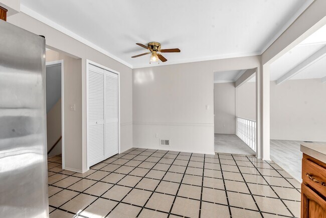 Building Photo - 197 Kings Way