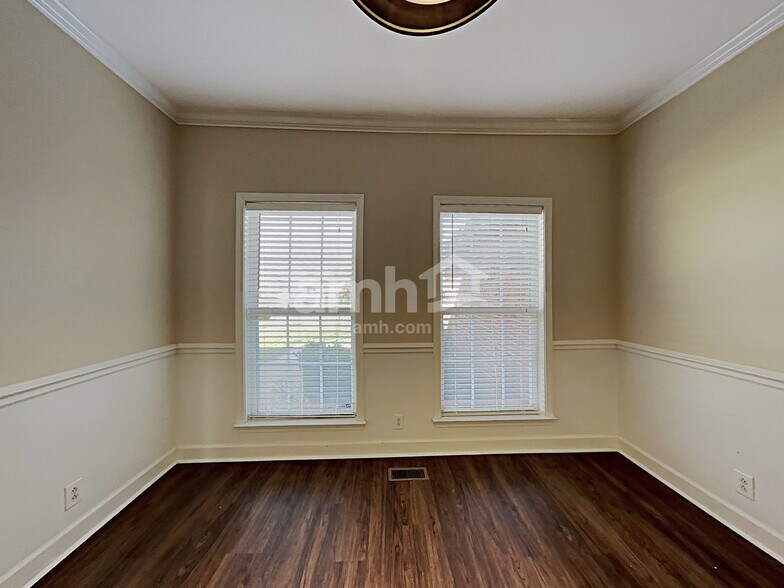 Building Photo - 3129 Jenkins Dr