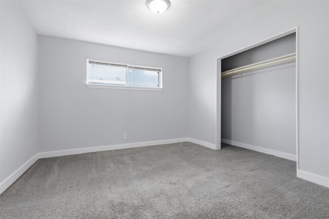 Building Photo - 7823 Glass St