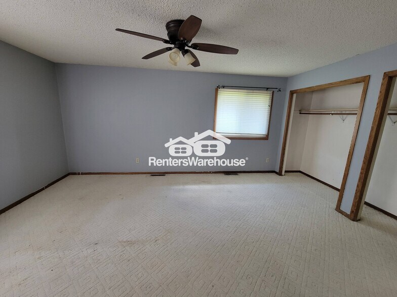 Building Photo - 1331 67th Ln N