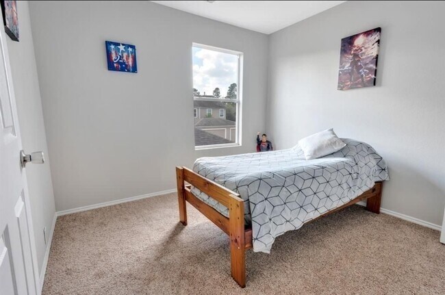 Building Photo - 23843 Single Oak St