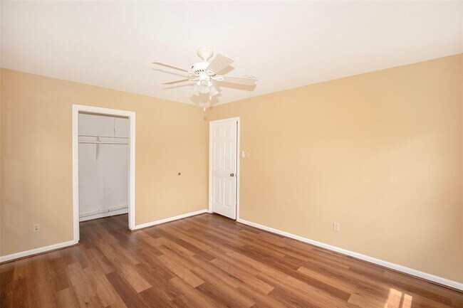 Building Photo - 2569 Cliff Dr