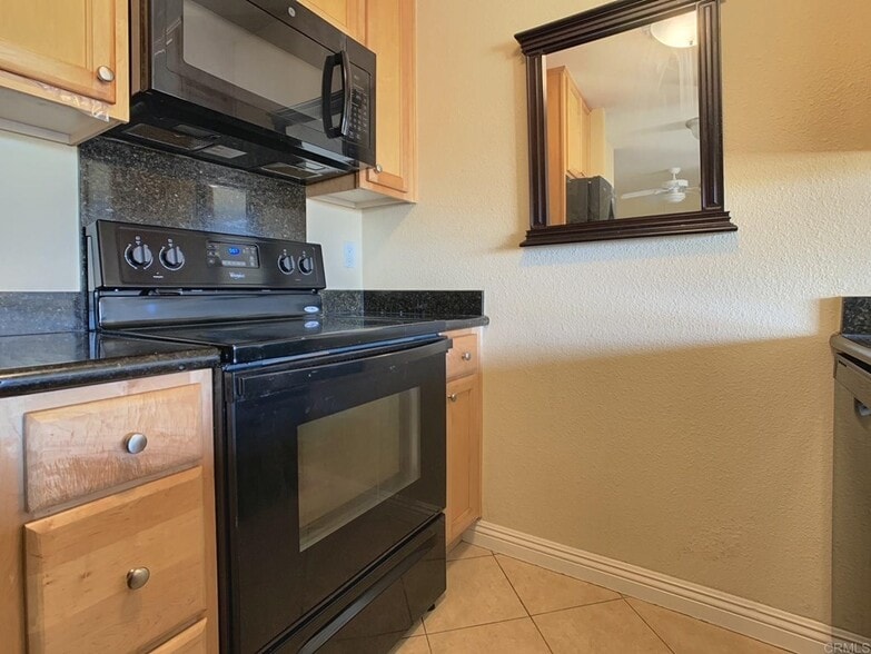 Building Photo - 4860 Rolando Ct