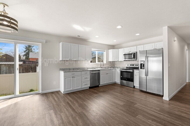 Building Photo - 14420 E Heroy Ln