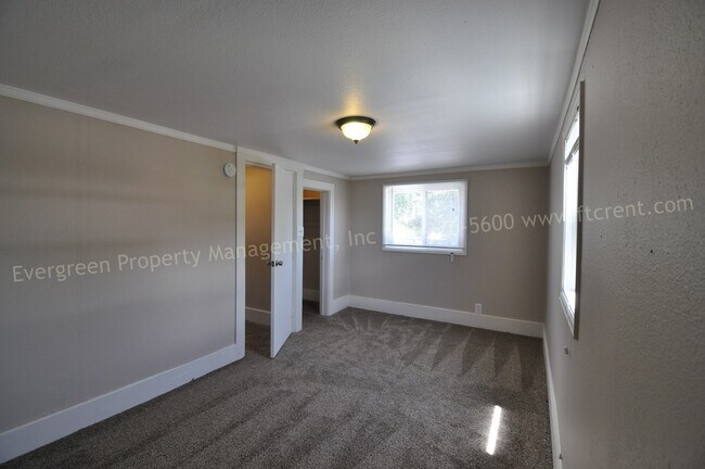 Building Photo - 161 S Lincoln Ave
