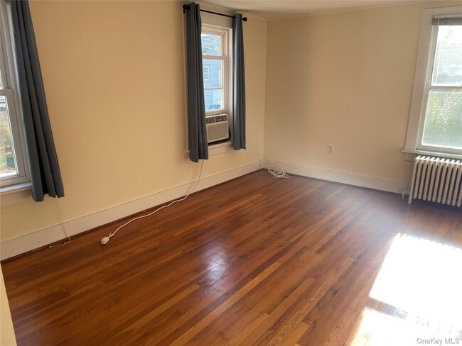 Building Photo - 40 W Garden St