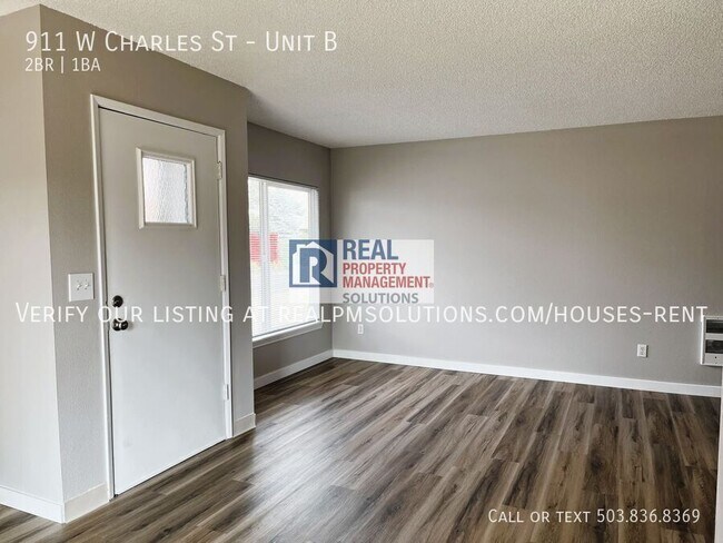 Building Photo - 911 Charles St