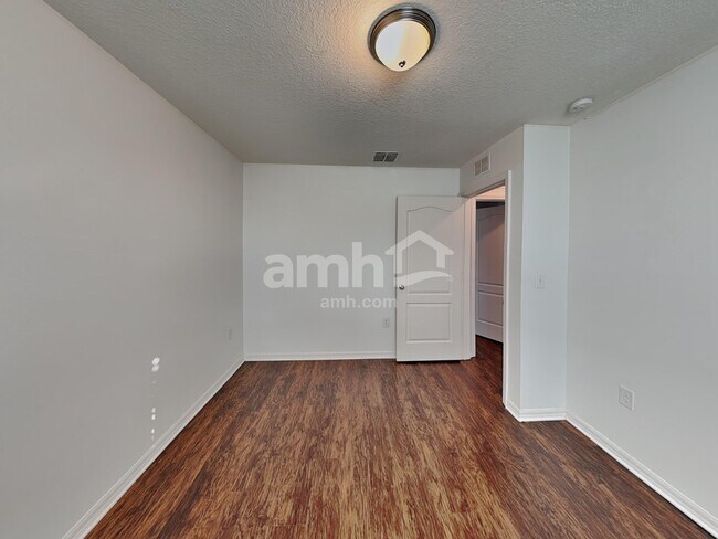 Building Photo - 1114 Brenton Leaf Dr