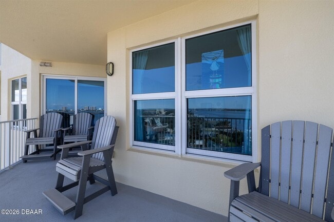 Building Photo - 2801 S Ridgewood Ave