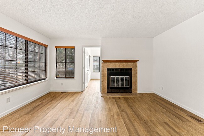 Building Photo - 2 br, 1 bath House - 940 S Dahlia St #A