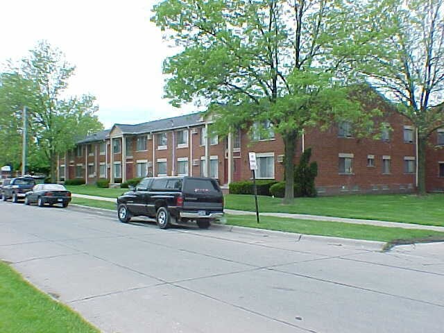 Building Photo - Pinecrest Apartments