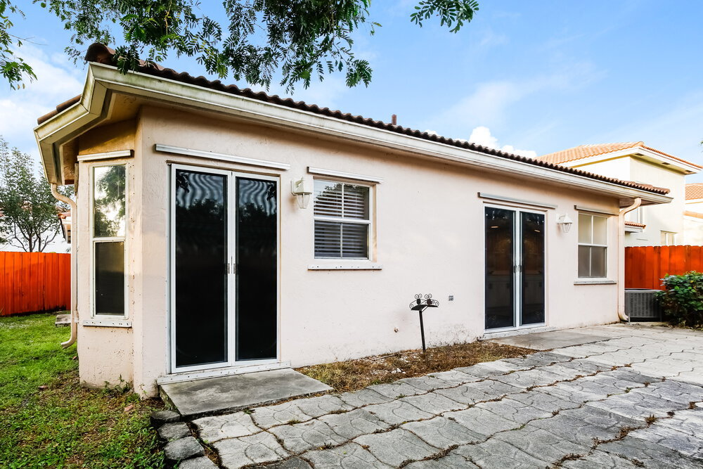 Building Photo - 4792 NW 5th Pl